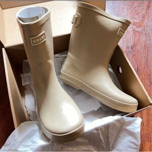 NEW Goumi Kids Dune Muddies SZ Youth 3 Tan Rain Boots Pull On Rubber